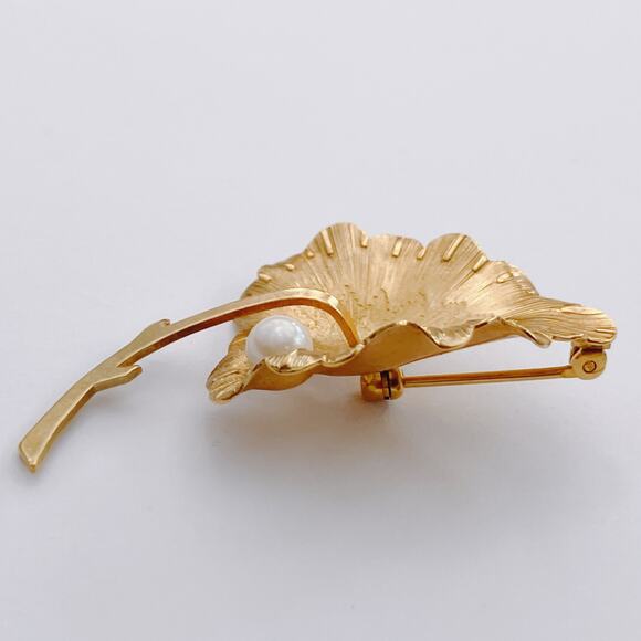 VTG Signed Wells 14K GF Brooch Ginkgo Leaf Pearl Mid Century Botanical Pin - Picture 2 of 10